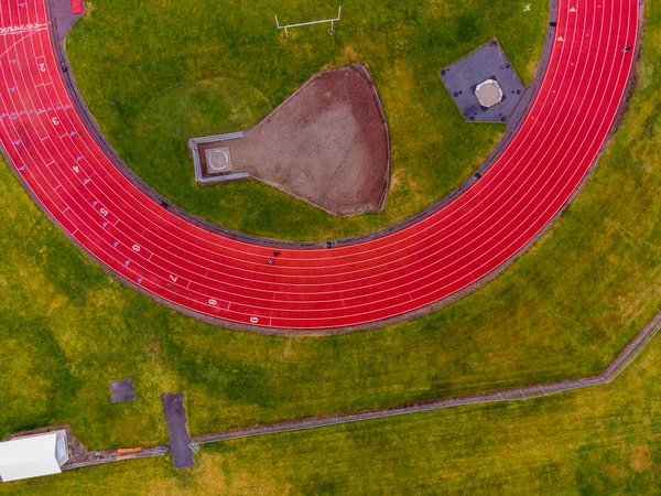 Roues carbone 50mm : performance aérodynamique et stabilité optimales