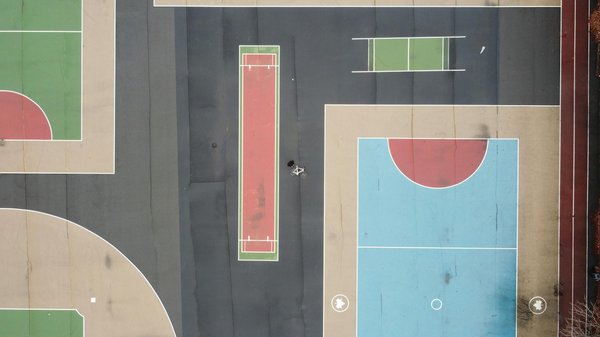 Pistolet mitrailleur airsoft : tout savoir sur cette réplique incontournable